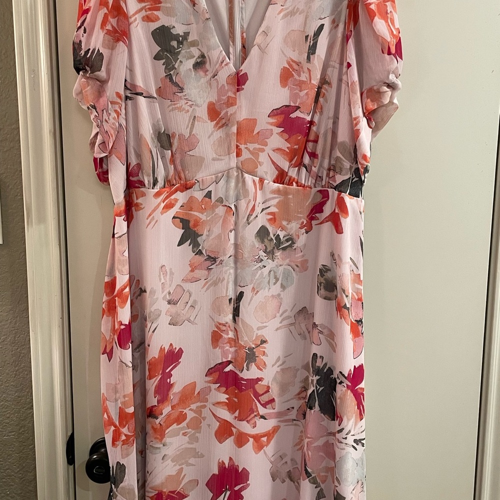 Floral V-Neck Dress in Blush Pink